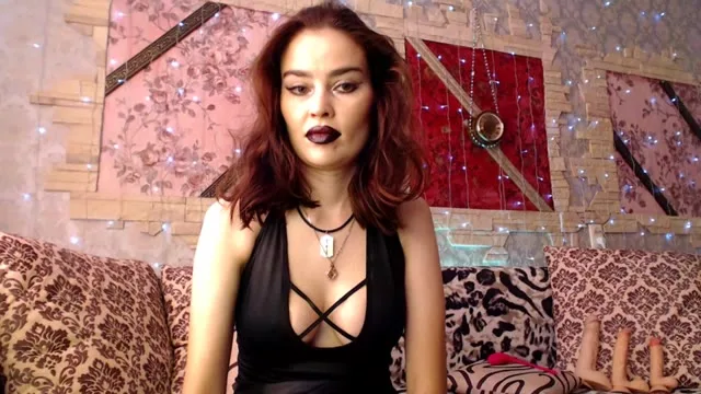 Tinellia camgirl live amateur webcam
