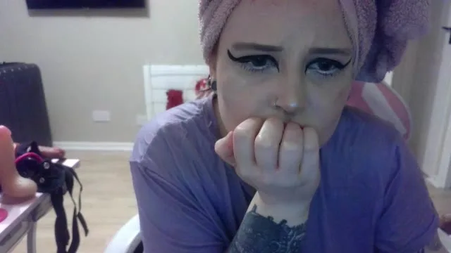 Bigtiddygoth camgirl live amateur webcam