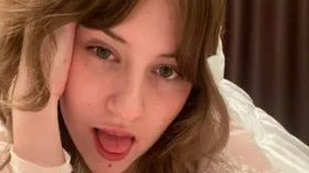 YummyPolly camgirl live amateur webcam