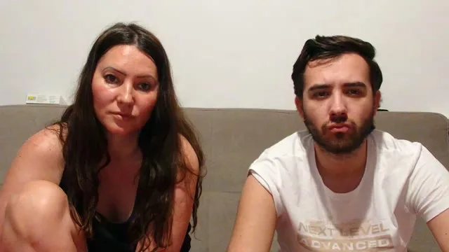 JohnAndEma camgirl live amateur webcam