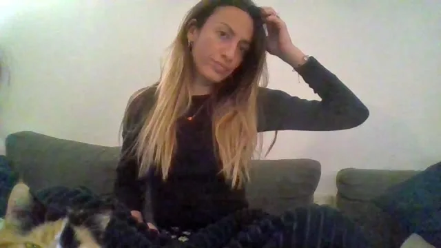 Sexychoups camgirl live amateur webcam