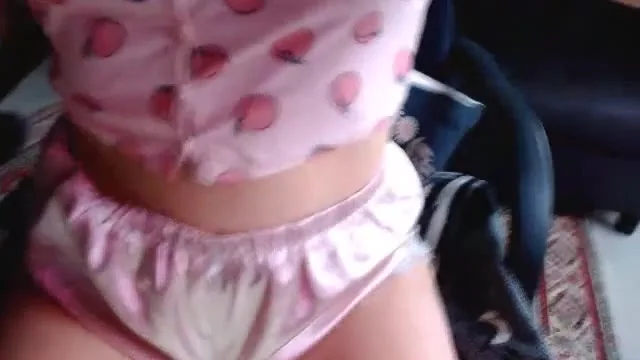 Emmasquirt camgirl live amateur webcam