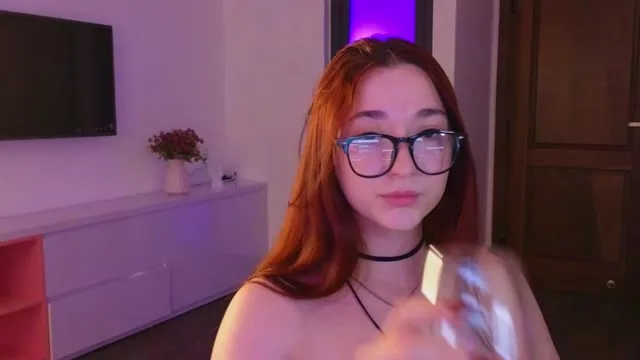 MenciaLove camgirl live amateur webcam