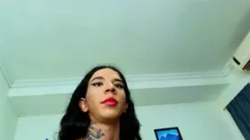 ravendlc camgirl live amateur webcam