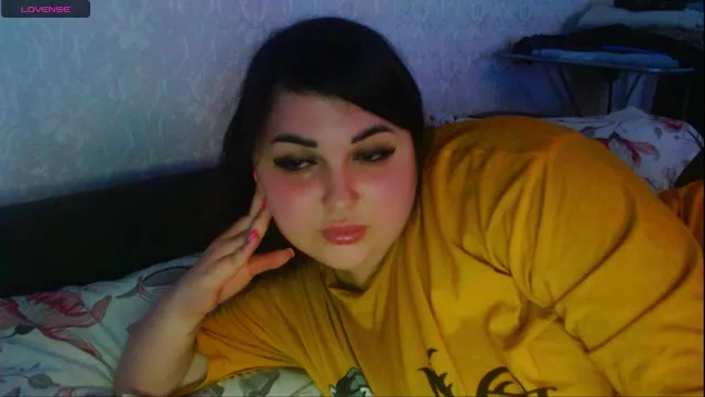 CurvyAlisa camgirl live amateur webcam