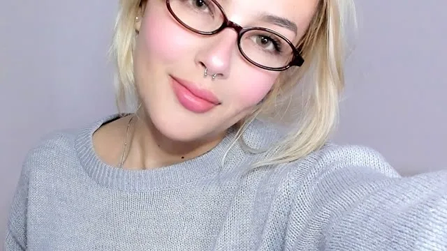 lunapink camgirl live amateur webcam