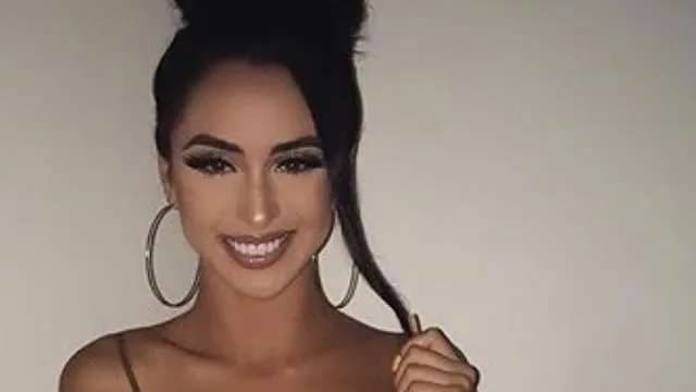 squirterforu camgirl live amateur webcam