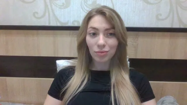 blondeee camgirl live amateur webcam