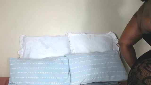 HornyDoll camgirl live amateur webcam
