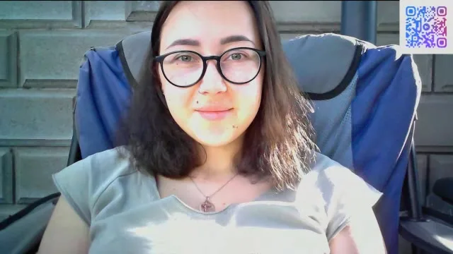BloomSis camgirl live amateur webcam