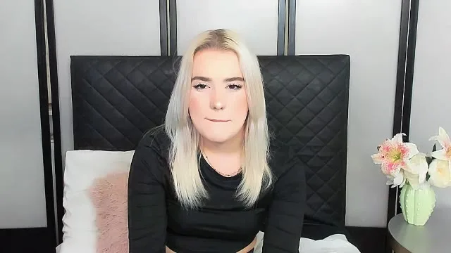 OrianaModel camgirl live amateur webcam