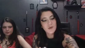 yviedomme camgirl live amateur webcam