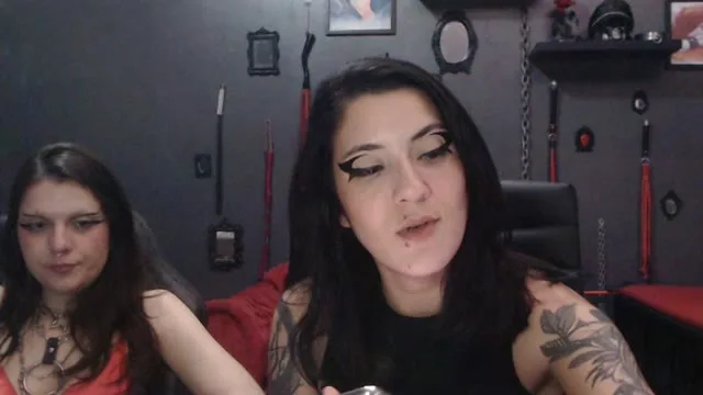 yviedomme camgirl live amateur webcam
