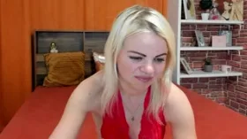 IrynaLyna camgirl live amateur webcam
