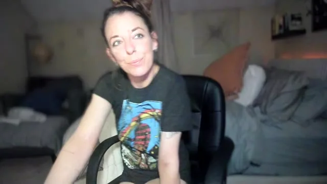 lezzzz camgirl live amateur webcam