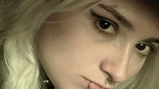 SabrinaSpell camgirl live amateur webcam