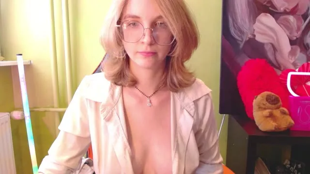lovePenny camgirl live amateur webcam