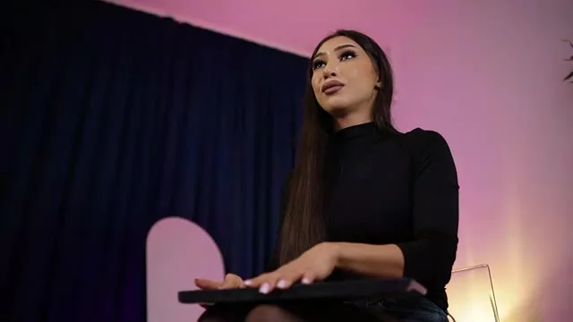 ChloeLee camgirl live amateur webcam