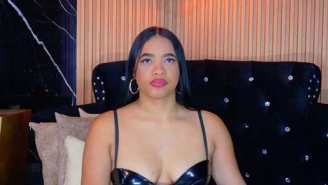 KarlaBelucci camgirl live amateur webcam
