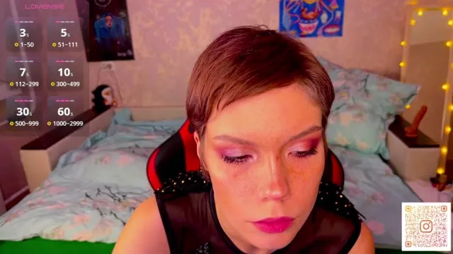 RubyRedkiss camgirl live amateur webcam