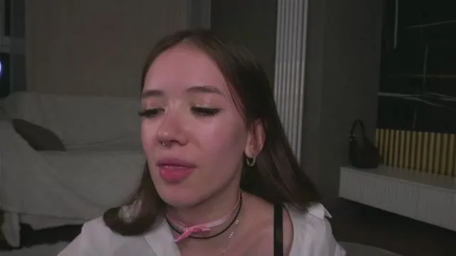 tinyanie camgirl live amateur webcam