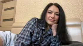 KarinaDoll camgirl live amateur webcam