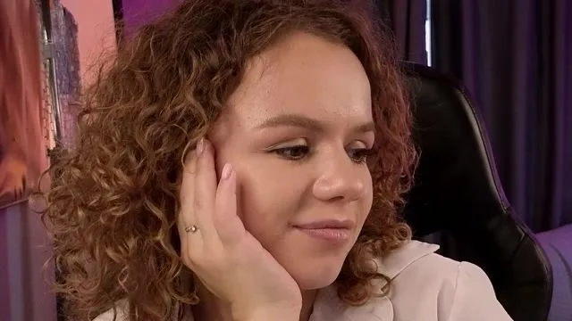 mymonique camgirl live amateur webcam