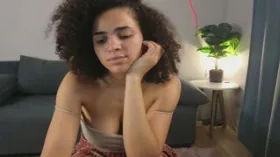 twistlatte camgirl live amateur webcam