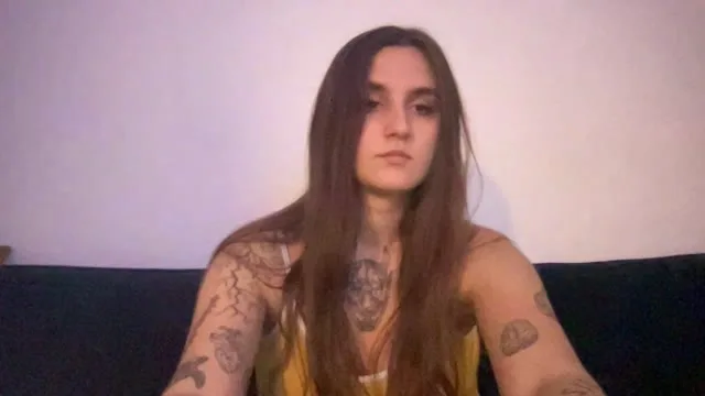 MilaCute camgirl live amateur webcam