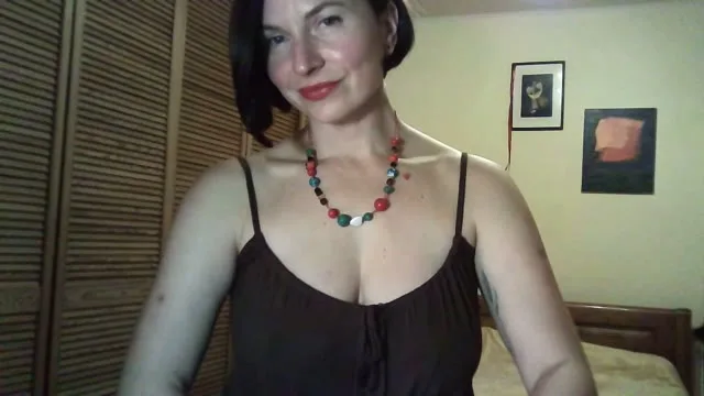 VelvetVibe camgirl live amateur webcam