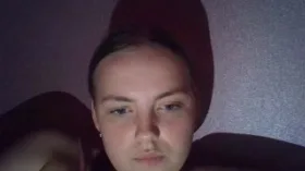 SweetRiddle camgirl live amateur webcam