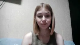 MoonlitVeya camgirl live amateur webcam