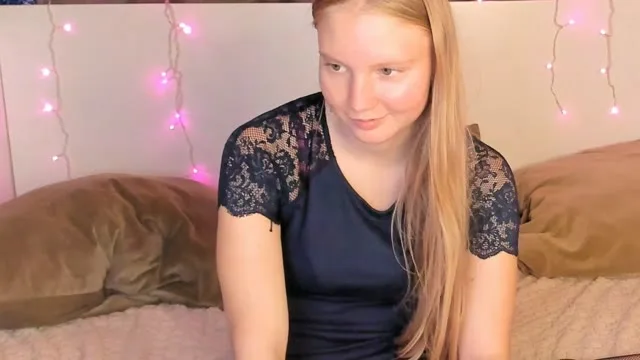 LunaSin camgirl live amateur webcam