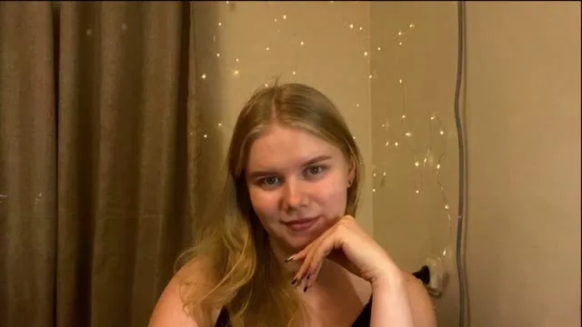 SunnyPeach camgirl live amateur webcam