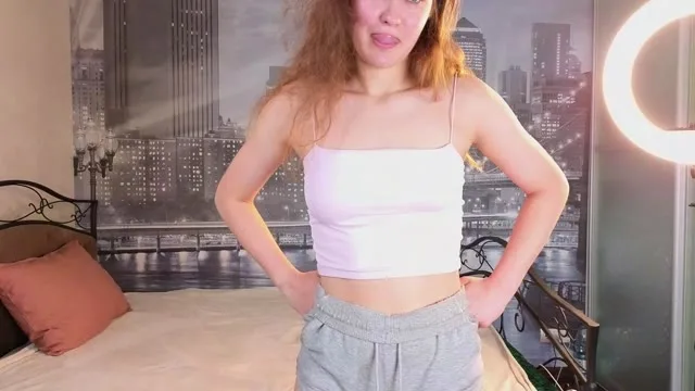 LillyShy camgirl live amateur webcam