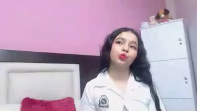 MollyDolce camgirl live amateur webcam