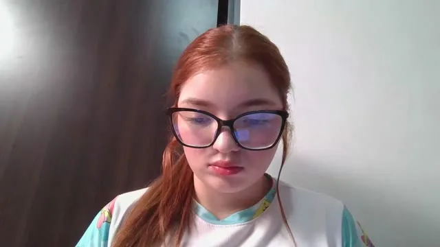 NayaBeat camgirl live amateur webcam