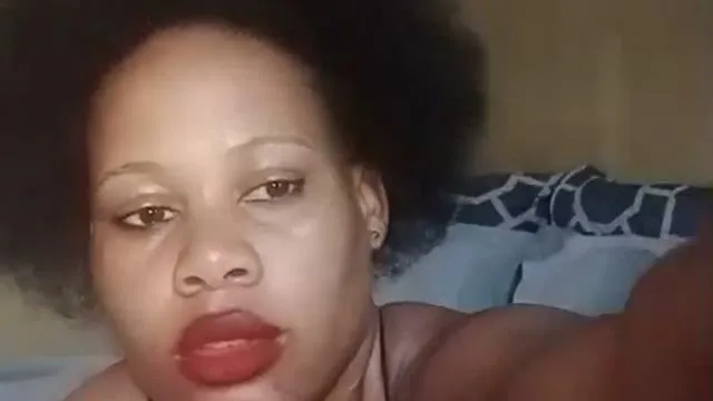 BootyCaramel camgirl live amateur webcam