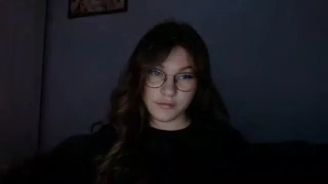 SoftMuse camgirl live amateur webcam