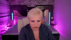 CrystalVibe camgirl live amateur webcam
