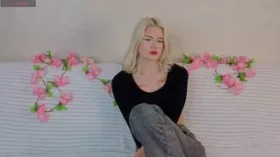 Camgirl blondemoor online - live webcam chat