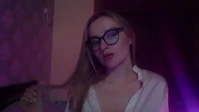 Roxxxxxiiii camgirl live amateur webcam