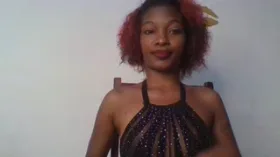 Camgirl PoupeeDoll online - live webcam chat