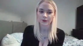 RoseWet camgirl live amateur webcam