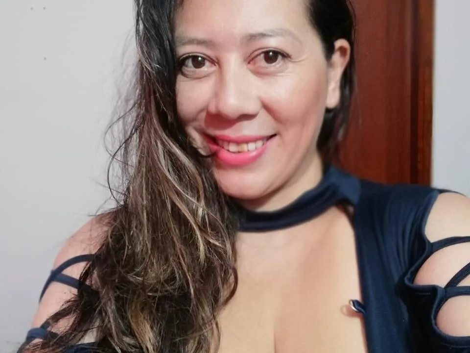 LisaSquityHoty camgirl live amateur webcam