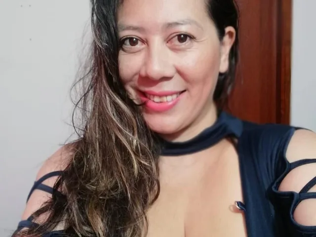 LisaSquityHoty camgirl live amateur webcam
