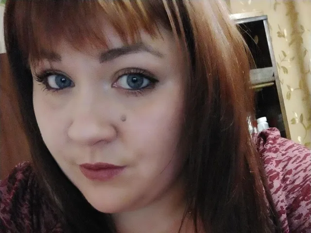 LilyQroze camgirl live amateur webcam