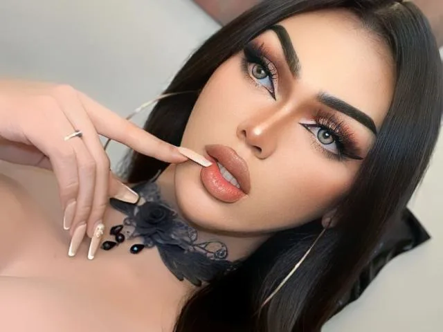 GodessRoxanneTS camgirl live amateur webcam