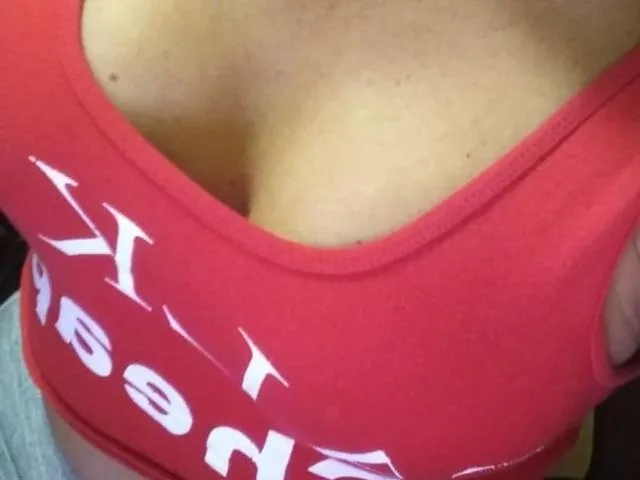 RubyLatinHot camgirl live amateur webcam