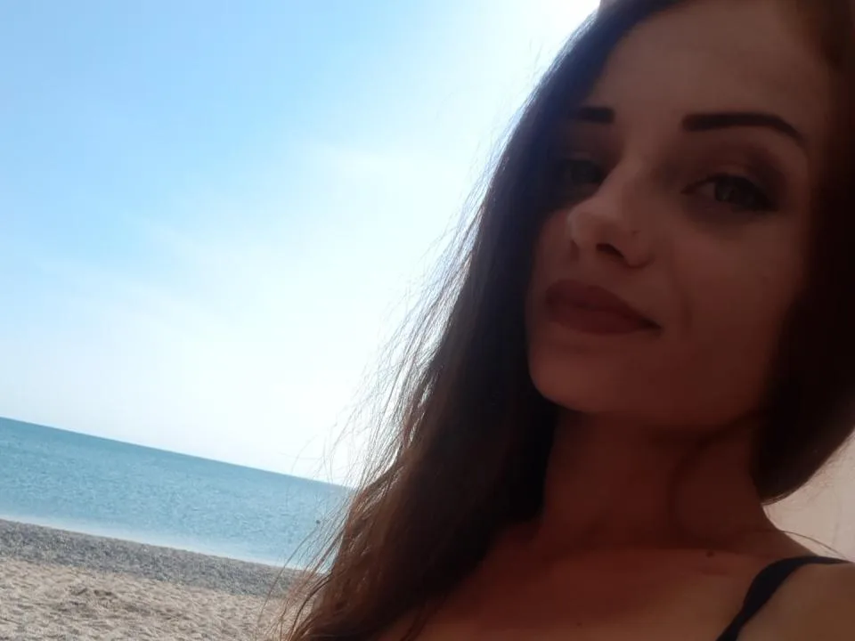 KrasotkaAndJohan camgirl live amateur webcam